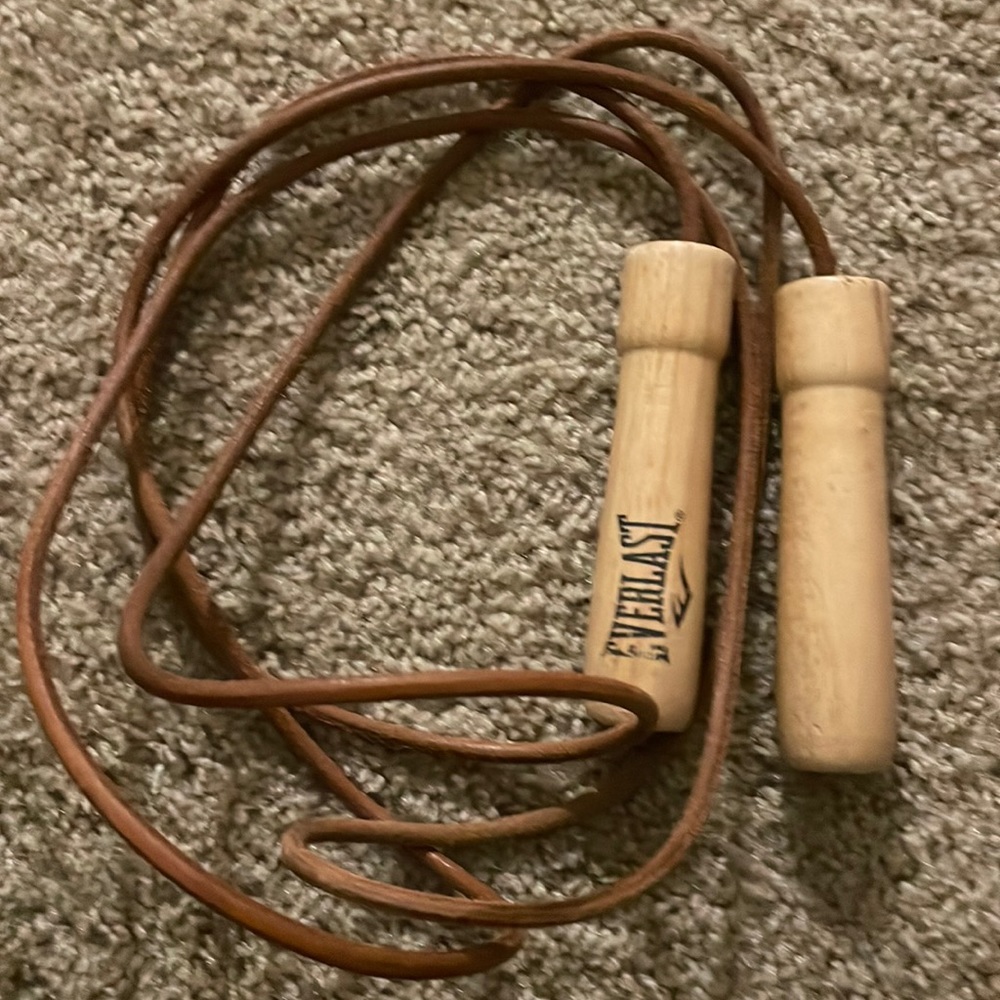 Wire jump rope with wooden handles